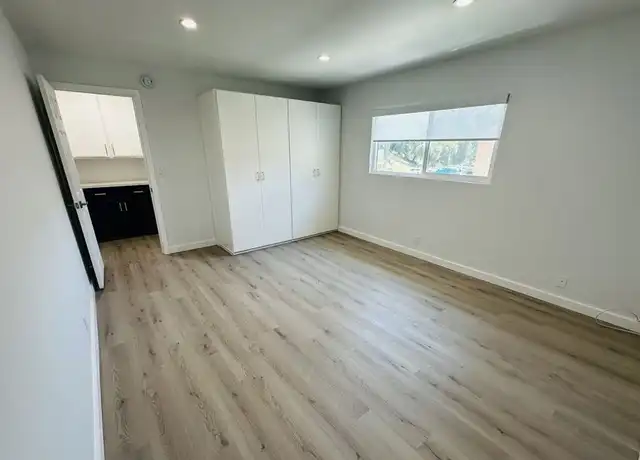 Property at 14075 Foothill Blvd, Sylmar, CA, 91342, 1 bed, 1 bath, [object Object]