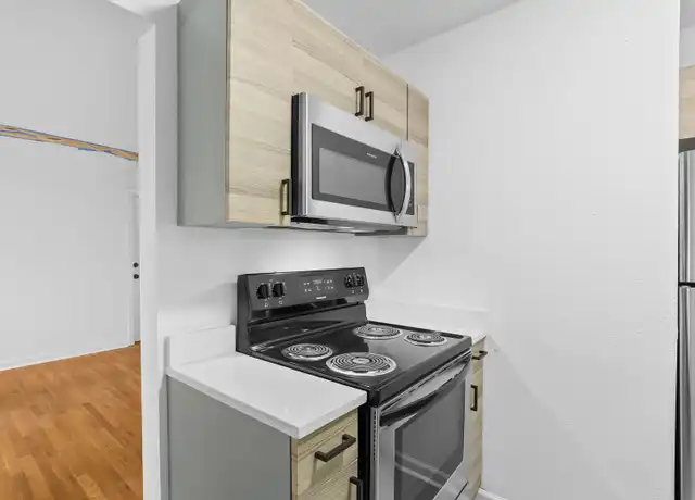 Property at 4831-4841 E Burnside St Unit 11, Portland, OR, 97215, 2 beds, 1 bath, [object Object]