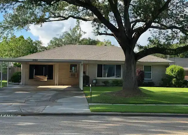 Property at 2013 17th St, Lake Charles, LA, 70601, 4 beds, 2 baths, [object Object]