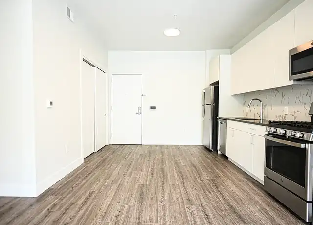 Property at 475 William St, East Orange, NJ, 07017, 1-2 bed, 1-2 bath, [object Object]