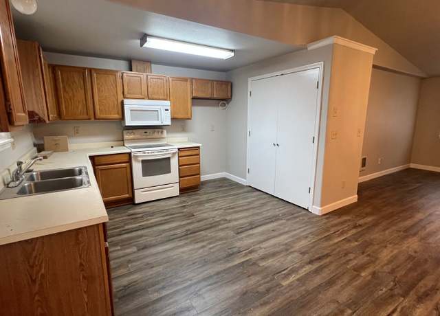 Photo of 3436 SW Obsidian Ave, Redmond, OR 97756