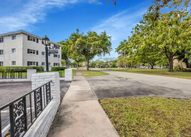 Property at 940 Sevilla Ave #208, Coral Gables, FL, 33134, 2 beds, 2 baths, [object Object]