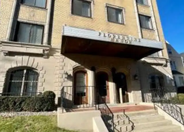 Property at 2027 N Prospect Ave Unit 102, Milwaukee, WI, 53202, 1 bed, 1 bath, [object Object]