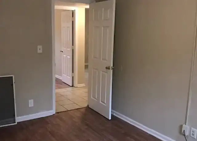 Property at 1984 Maryland Ave Unit 1986-E, Winston-Salem, NC, 27101, 2 beds, 1 bath, [object Object]