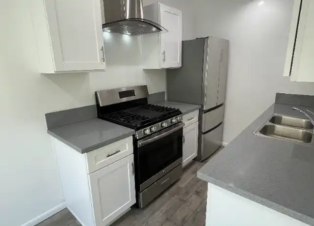 Property at 1333 9th St Unit 9, Santa Monica, CA, 90401, 2 beds, 1 bath, [object Object]