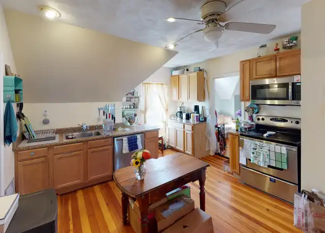 Property at 34 Rolfe Sq Unit 3, Cranston, RI, 02910, 3 beds, 1 bath, [object Object]