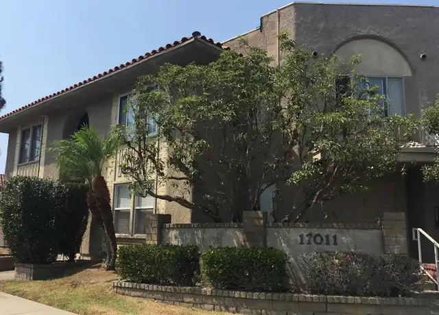 Property at 17011 Sims Ln, Huntington Beach, CA, 92649, 1 bed, 1 bath, [object Object]