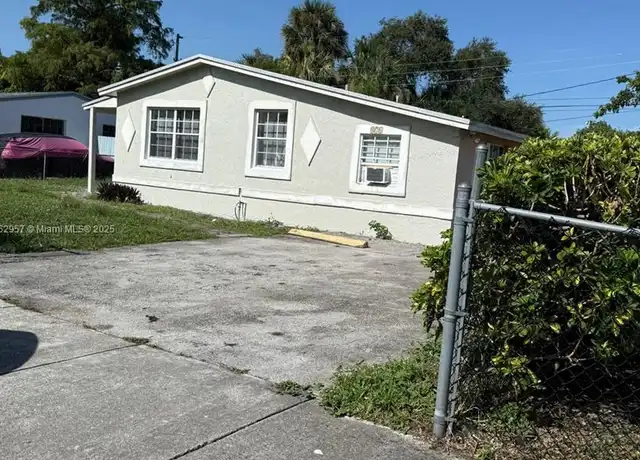 Property at 871 NW 34th Way Unit 871, Fort Lauderdale, FL, 33311, 3 beds, 1 bath, [object Object]