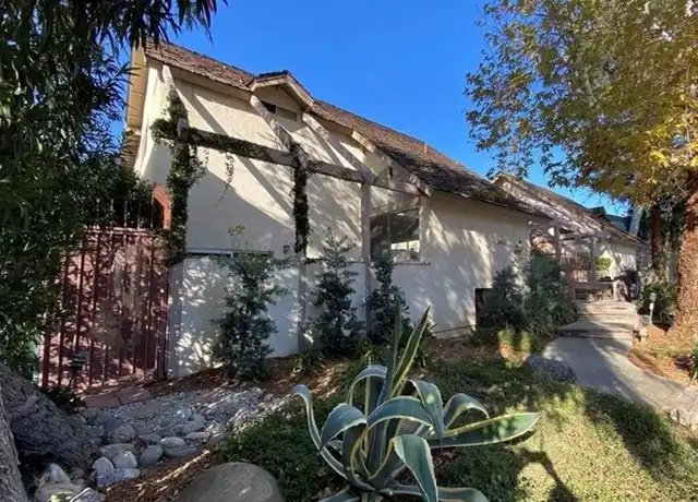 Property at 18631 Collins St #28, Tarzana, CA, 91356, 2 beds, 3 baths, [object Object]