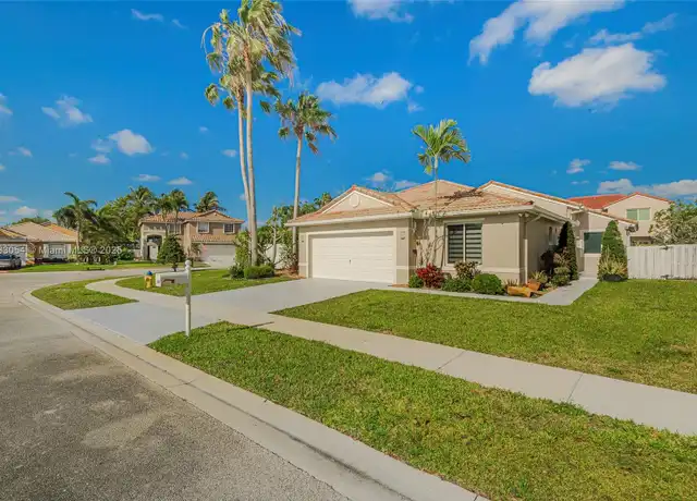 Property at 344 SW 191st Ave, Pembroke Pines, FL, 33029, 3 beds, 2 baths, [object Object]