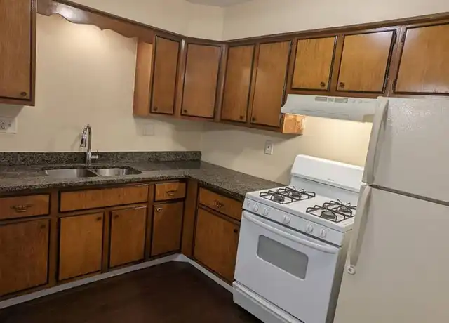 Property at 3627 N Rockton Ave Unit 3631-304, Rockford, IL, 61103, 2 beds, 1 bath, [object Object]