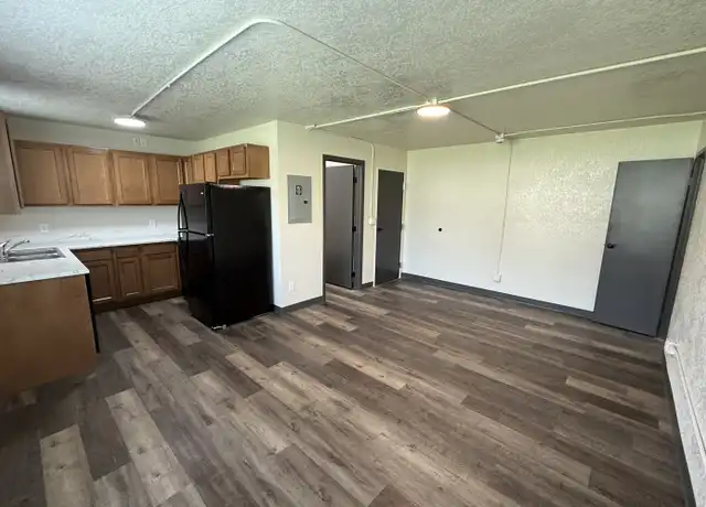 Property at 920 N 2nd St Unit 3, Aberdeen, SD, 57401, 0 beds, 1 bath, [object Object]
