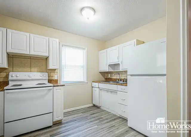 Property at 609 W Ewing Ave Unit C-1, South Bend, IN, 46613, 3 beds, 1 bath, [object Object]