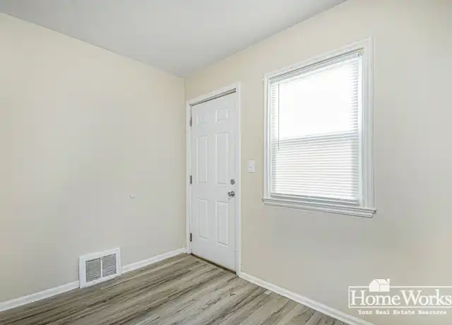 Property at 609 W Ewing Ave Unit C-1, South Bend, IN, 46613, 3 beds, 1 bath, [object Object]