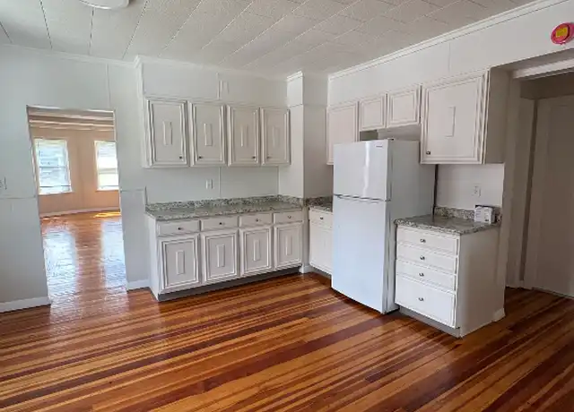 Property at 39 Belvidere Ave Unit 1, Holyoke, MA, 01040, 2 beds, 1 bath, [object Object]