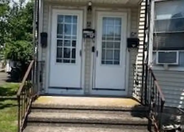Property at 69 Lexington St Unit 2, Hamden, CT, 06514, 2 beds, 1 bath, [object Object]