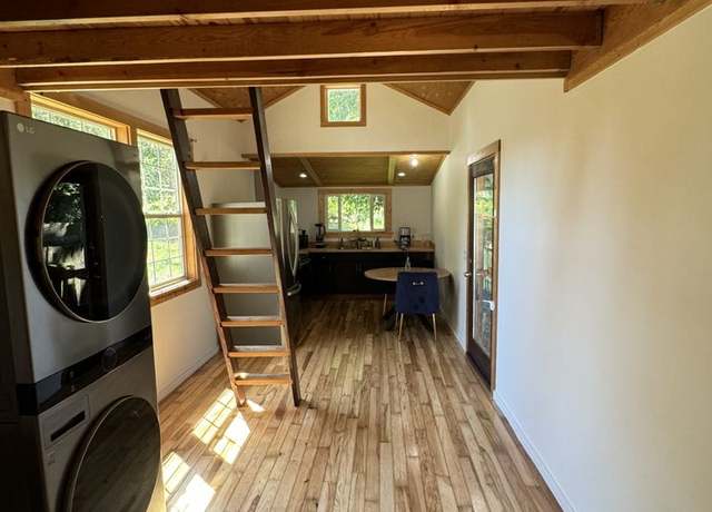 Photo of 2127 4th St, Port Townsend, WA 98368