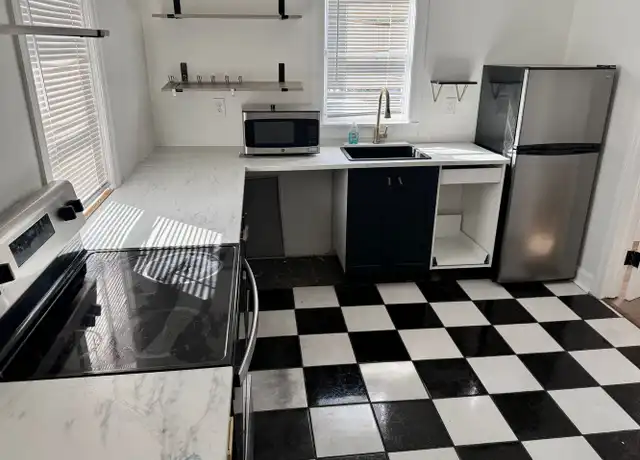 Property at 615 29th Ave S Unit B, St. Petersburg, FL, 33705, 2 beds, 1 bath, [object Object]