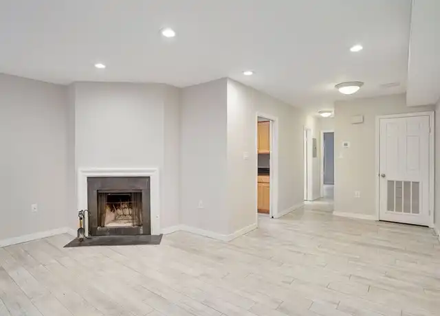 Property at 82 15th St NE #82, Washington, DC, 20002, 1 bed, 1 bath, [object Object]