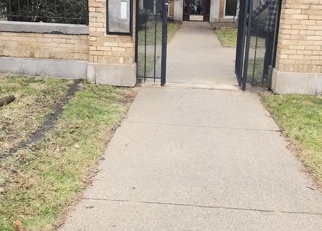 Property at 2212 E 70th St Unit 3D, Chicago, IL, 60649, 2 beds, 1 bath, [object Object]