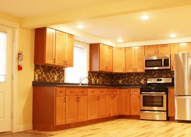 Property at 160 North St Unit 1, Burlington, VT, 05401, 5 beds, 2 baths, [object Object]