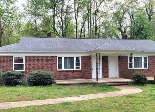 Property at 448 22nd Ave NE, Hickory, NC, 28601, 2 beds, 1 bath, [object Object]