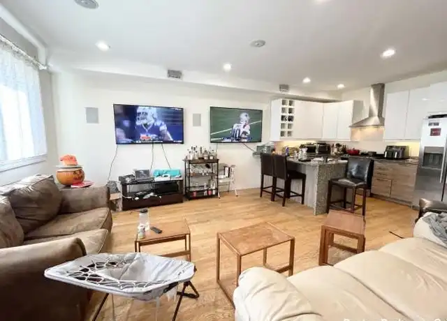 Property at 646 Dorchester Ave, Boston, MA, 02127, 4 beds, 1 bath, [object Object]