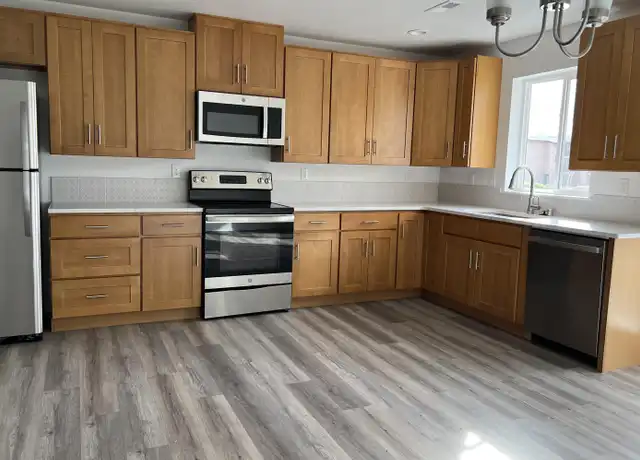 Property at 2829 W Marina Dr Unit 2, Moses Lake, WA, 98837, 3 beds, 2.5 baths, [object Object]