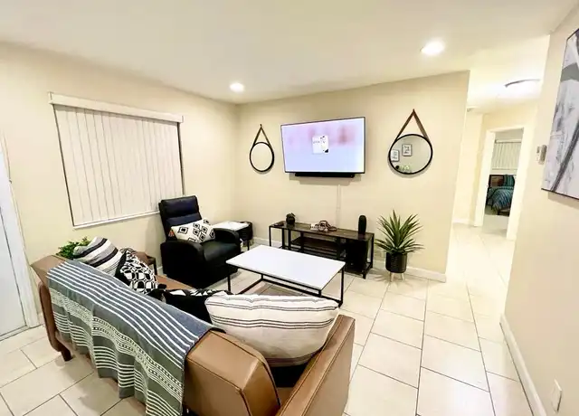 Property at 400 SW 27th Ter Unit 2, Fort Lauderdale, FL, 33312, 2 beds, 2 baths, [object Object]