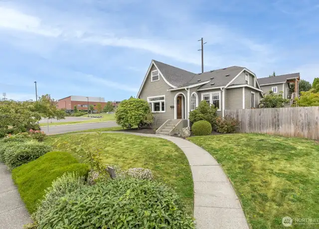 Property at 431 Avenue F, Snohomish, WA, 98290, 5 beds, 3 baths, [object Object]