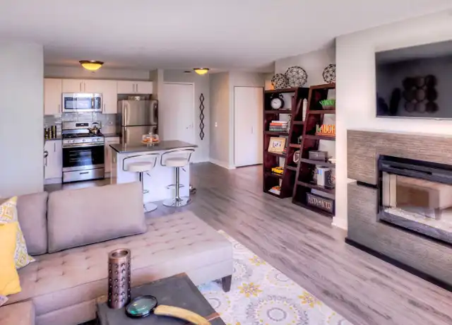 Property at 542 N State St, Chicago, IL, 60654, 2 beds, 2 baths, [object Object]