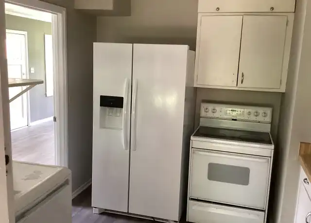 Property at 112 Thomas St, Aiken, SC, 29803, 3 beds, 1 bath, [object Object]