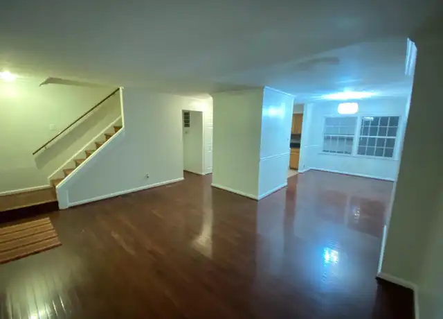 Property at 14808 London Towne Sq, Centreville, VA, 20120, 3 beds, 2.5 baths, [object Object]