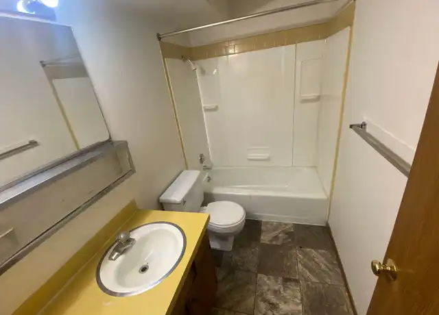 Property at 1955 G St Unit 3, Lincoln, NE, 68510, 1 bed, 1 bath, [object Object]