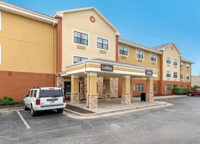 Property at Furnished Studio - Bloomington - Normal - 1805 S Veterans Pkwy, Bloomington, IL, 61701, 0 beds, 1 bath, [object Object]