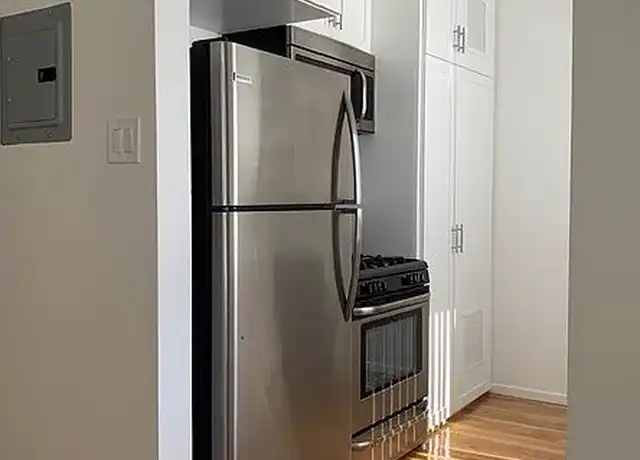 Property at 608 San Vicente Blvd, Santa Monica, CA, 90402, 1 bed, 1 bath, [object Object]