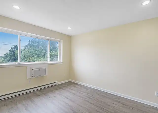 Property at 256 Parker Hill Ave Unit 5, Boston, MA, 02120, 2 beds, 1 bath, [object Object]