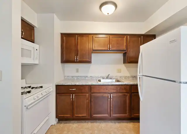 Property at 2807 W Michigan St Unit 310, Milwaukee, WI, 53208, 1 bed, 1 bath, [object Object]