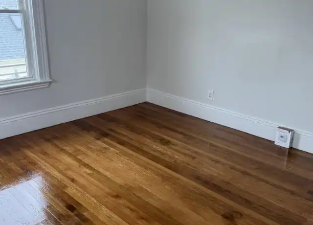 Property at 11 Barr St, Salem, MA, 01970, 2 beds, 1 bath, [object Object]