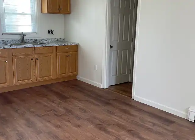 Property at 16 Hodges Ave Unit 1-R, Taunton, MA, 02780, 1 bed, 1 bath, [object Object]