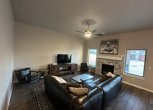 Property at 15913 Vermillion Dr, Edmond, OK, 73013, 4 beds, 2 baths, [object Object]