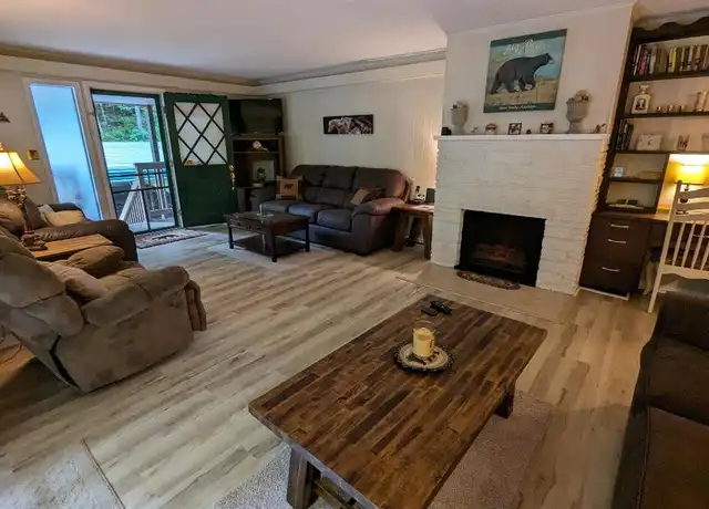 Property at 305 Shields View Dr, Gatlinburg, TN, 37738, 3 beds, 2 baths, [object Object]