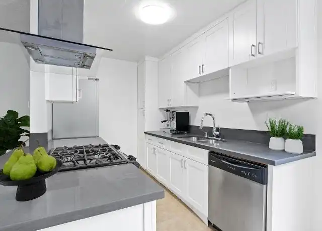 Property at 113 N Gale Dr, Beverly Hills, CA, 90211, 2 beds, 2 baths, [object Object]