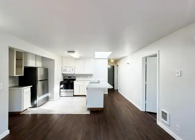 Property at 950 Patterson St Unit 4, Eugene, OR, 97401, 4 beds, 1 bath, [object Object]