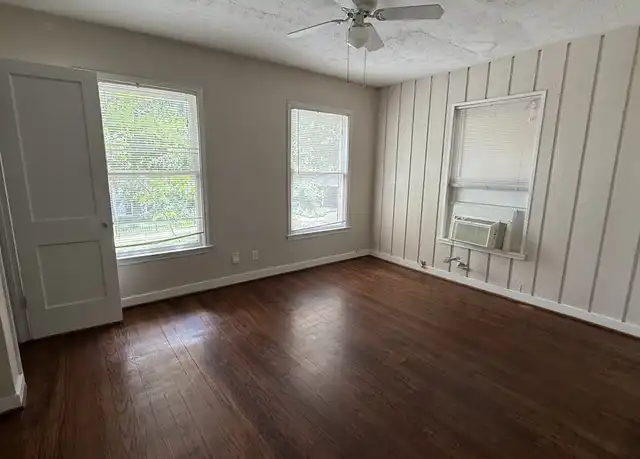 Property at 4402 Roseland St, Houston, TX, 77006, 2 beds, 1 bath, [object Object]