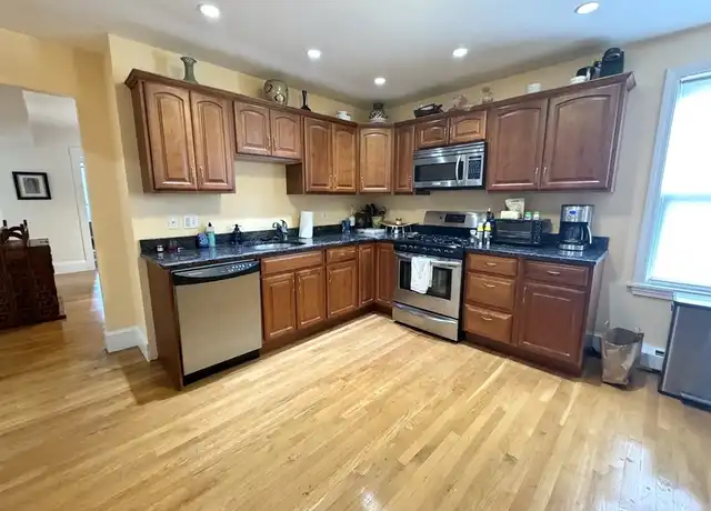 Property at 24 Madison Ave #3, Cambridge, MA, 02140, 2 beds, 1 bath, [object Object]