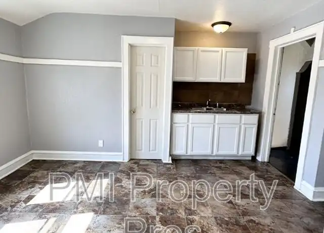 Property at 3902 W Hope Ave, Milwaukee, WI, 53216, 2 beds, 1 bath, [object Object]
