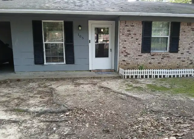 Property at 105 E Woodcrest Dr, Jackson, MS, 39212, 3 beds, 2 baths, [object Object]