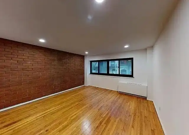 Property at 10 Jones St Unit 2G, New York, NY, 10014, 1 bed, 1 bath, [object Object]