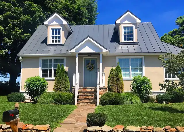 Property at 100 W Marshall St, Middleburg, VA, 20117, 3 beds, 2 baths, [object Object]